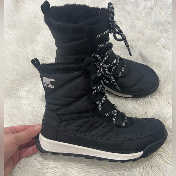 SOREL Whitney II faux fur-trimmed shell ankle boots - Size 6 - Picture 1 of 7